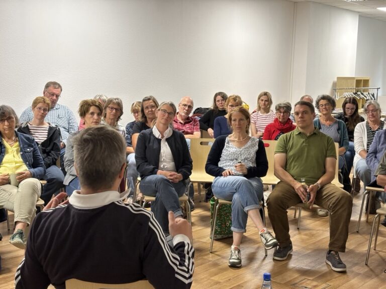 Reges Interesse an öffentlichem Austausch zum AfD‑Verbotsverfahren mit Michael Lühmann (MdL)